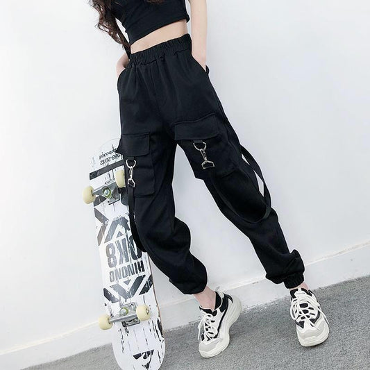 Pantalon cargo femme avec bretelle et poches