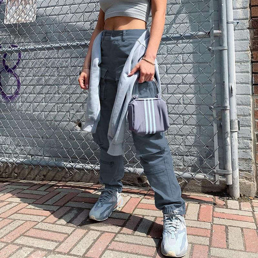 Pantalon cargo femme bleu foncé avec poches multiples