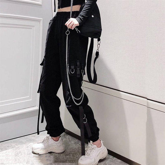 Pantalon cargo femme coupe longue avec chaines et sangles