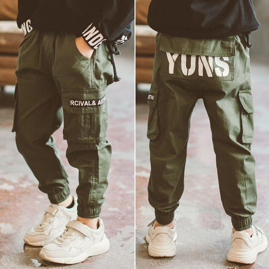 Pantalon cargo pour enfant multi-poches resserré aux chevilles
